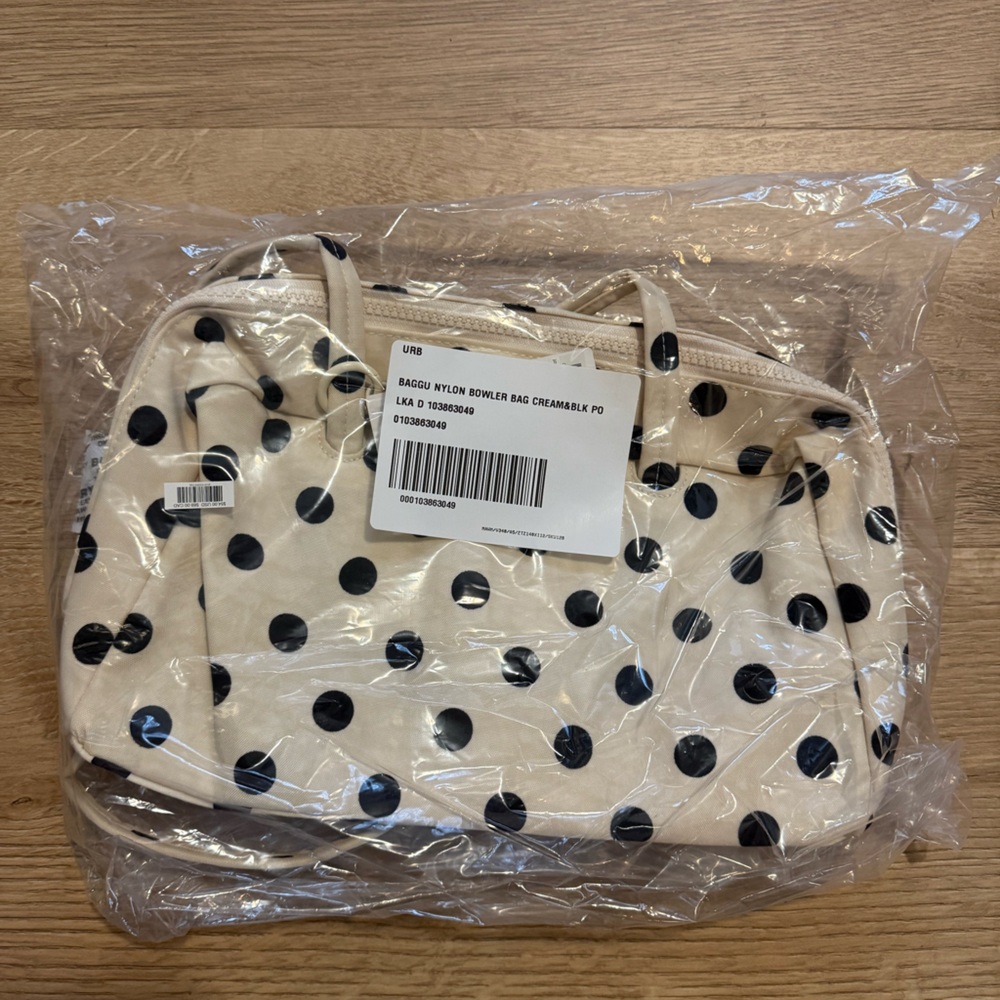 BAGGU White and Black Polka Dot Bowler Bag - Picture 2 of 2